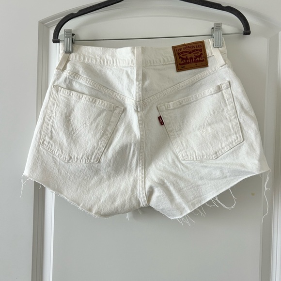 Levi's 501 white shorts - Picture 2 of 2